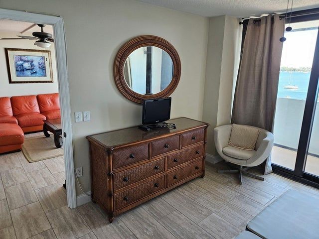 Foto del edificio - 5600 N Flagler Dr