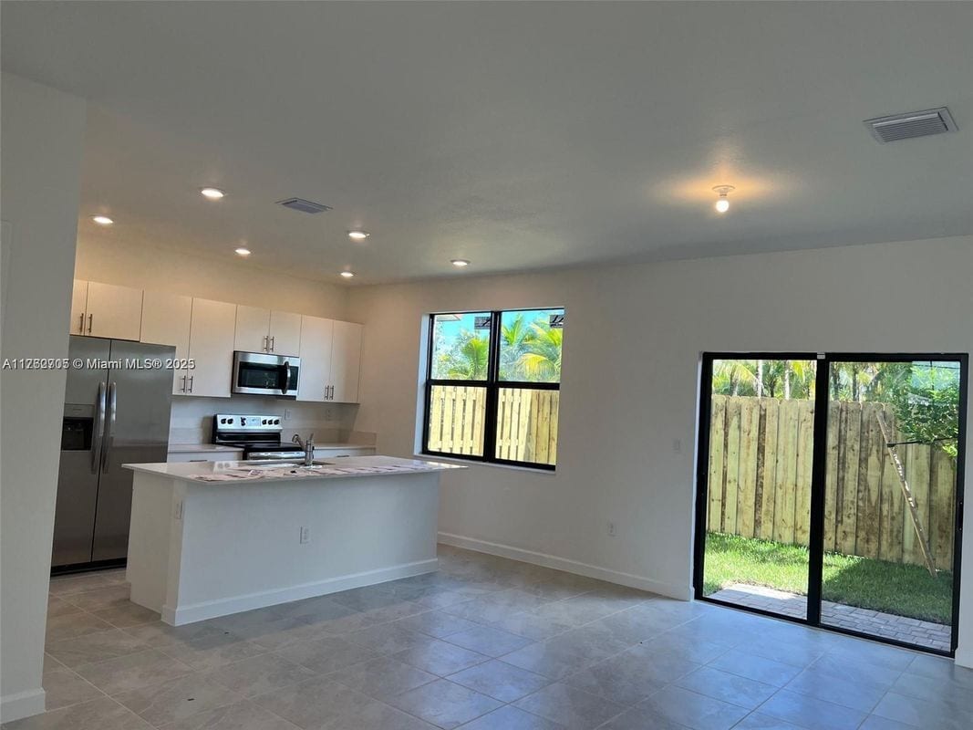 Primary Photo - 9950 SW 231st Ln