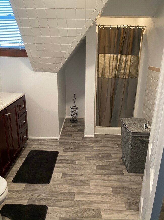 Baño - 3 Chamblet St