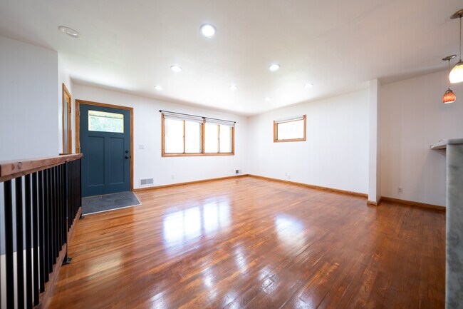 Foto del edificio - 10130 Fremont Ave S