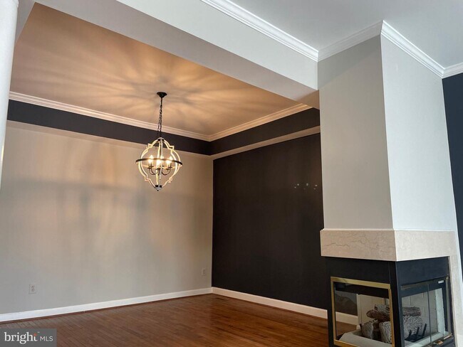 Building Photo - 46530 Lynnhaven Square