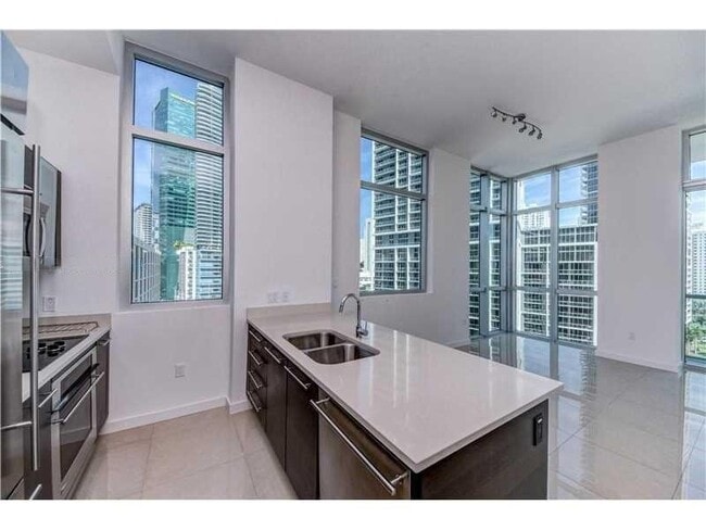 Building Photo - 500 Brickell Ave