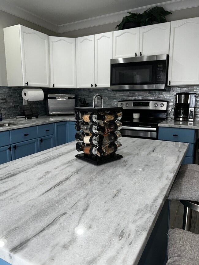 Foto del edificio - 6082 Cougar Ln