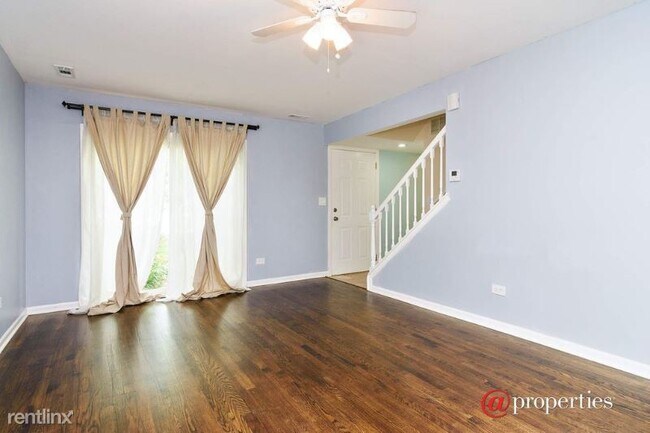 Building Photo - 2 br, 1.5 bath Townhome - 814 Coventry Pl,...
