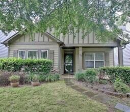 Building Photo - 113 Macalester Dr