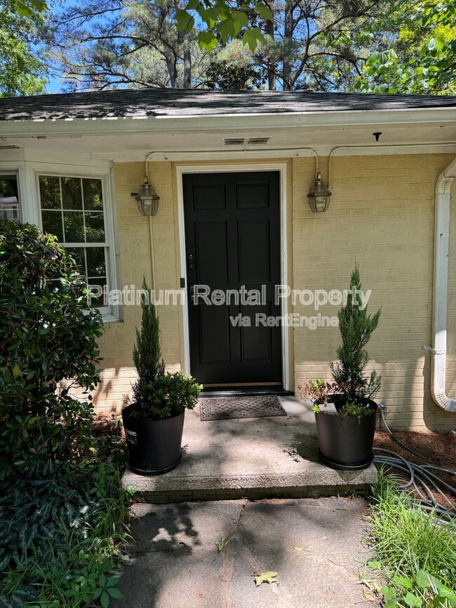 Building Photo - 383 Springdale Dr NE
