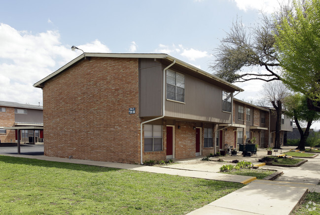 Building Photo - The Townes Townhomes