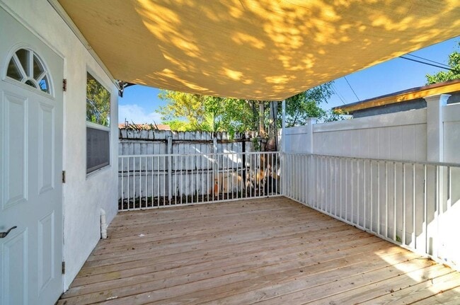 Photo - 7151 Taft St House