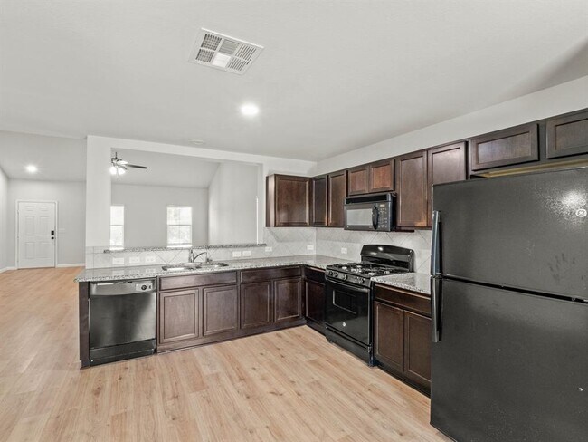 Building Photo - 303 Camellia Dr