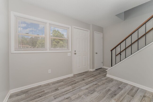 Foto del edificio - 731 Old Liberty Rd