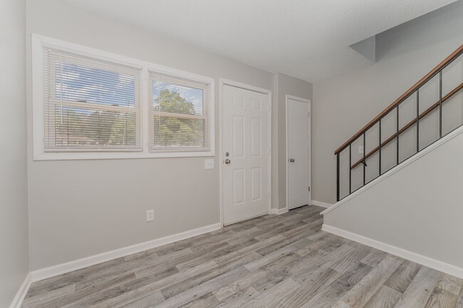 Building Photo - 731 Old Liberty Rd