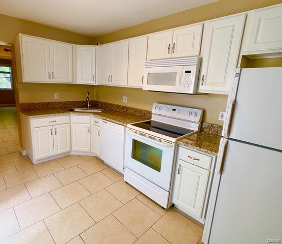 Building Photo - 9032 W Swan Cir