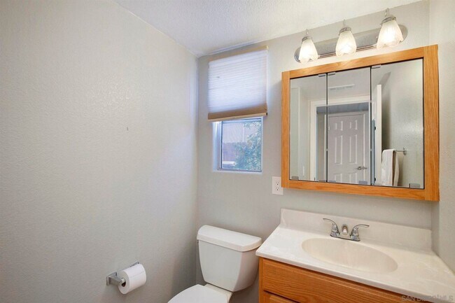 Foto del edificio - 4 Bedroom/2.5 Bathroom Home in Poway with ...
