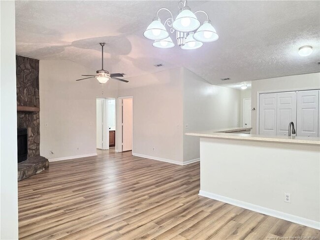 Foto del edificio - 6768 Willowbrook Dr