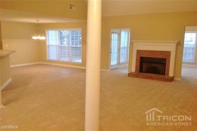 Building Photo - 355 Vista Creek Dr