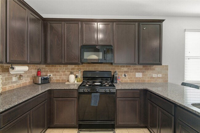 Building Photo - 2527 Cold River Dr