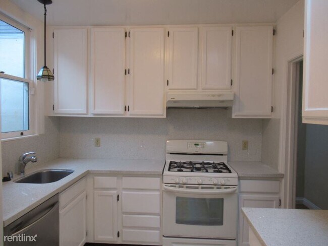 Building Photo - 1151 Kirkham St