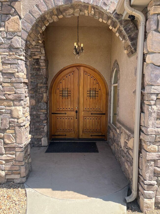 Foto del edificio - Beautiful 4 Bedroom 4 Bathroom House in Ga...
