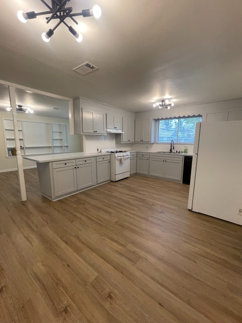 Foto del edificio - 824 N Anita Ave