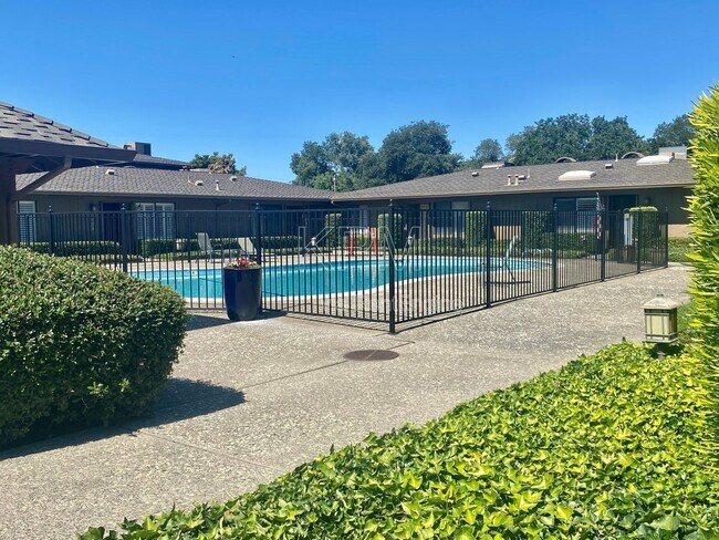 Building Photo - 1077 Rivara Rd