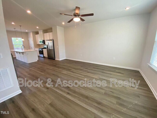 Foto del edificio - 6517 Pathfinder Wy
