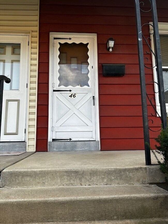 Building Photo - 3 br, 2 bath House - 46 E LOCUST STREET