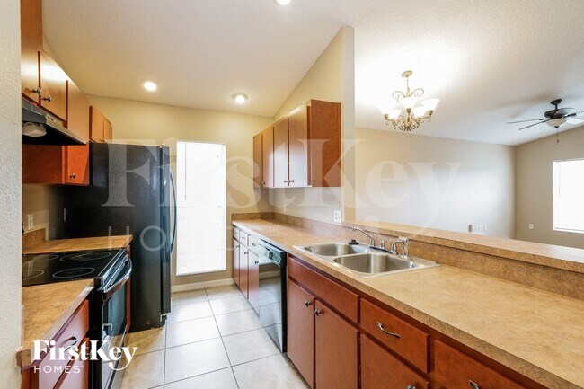 Building Photo - 1104 Old Mossy Ct