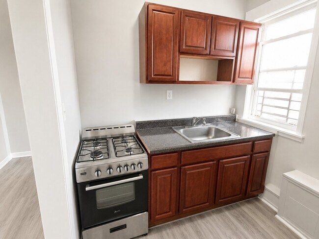 Foto del edificio - 233 Littleton Ave