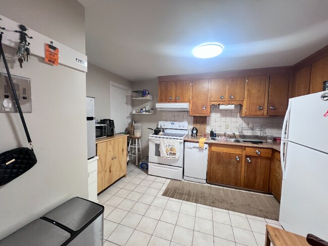 Foto del edificio - 35 Montvale Ave