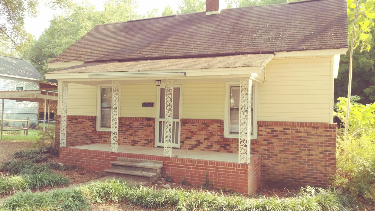 Primary Photo - Cute Two Bedroom House in Cherryville for ...