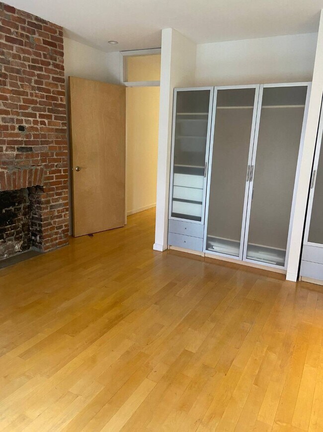 Foto del edificio - 534 W 46th St