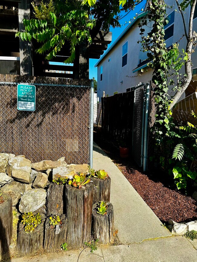 Foto del edificio - 1624 Scott Ave