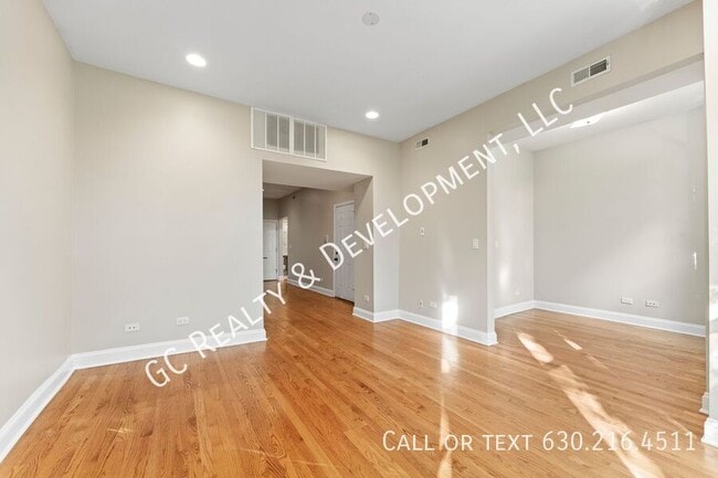 Building Photo - 1924 N Honore St