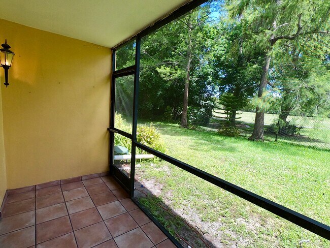 Foto del edificio - 7831 N Colony Cir