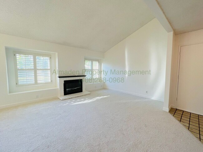 Foto del edificio - Remodeled Almaden Townhome next to Foothil...
