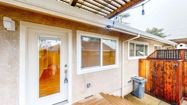 Foto del edificio - 1145 Edwards St