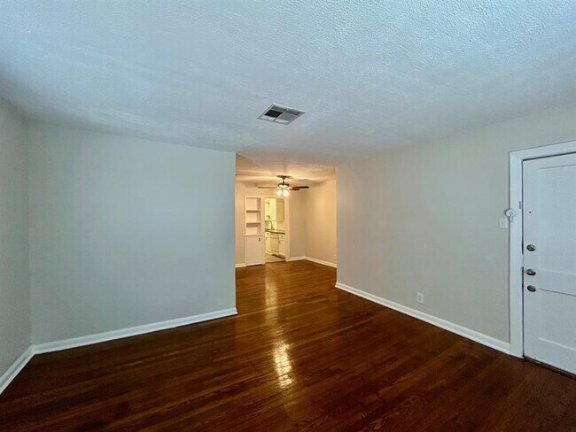 Building Photo - 1833 Branard St