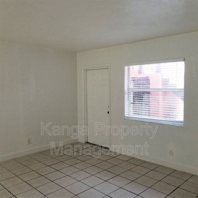Foto del edificio - 2151 NW 7th St