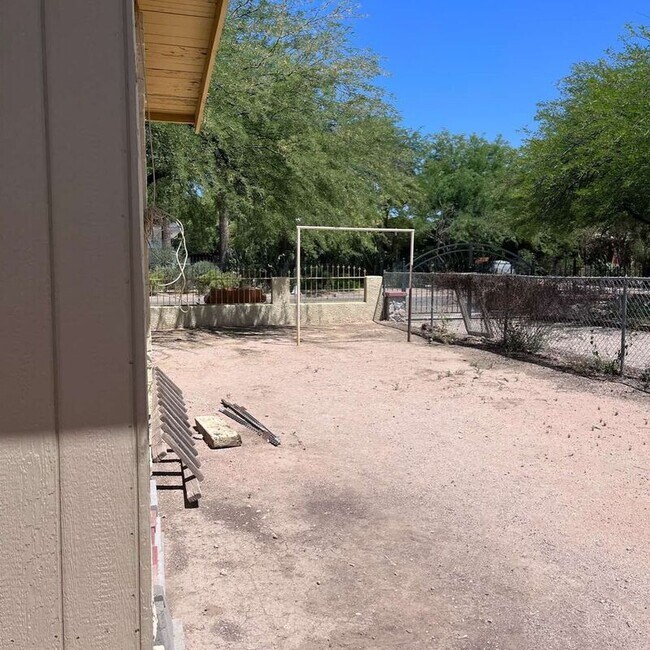 Foto del edificio - 346 E 18th St