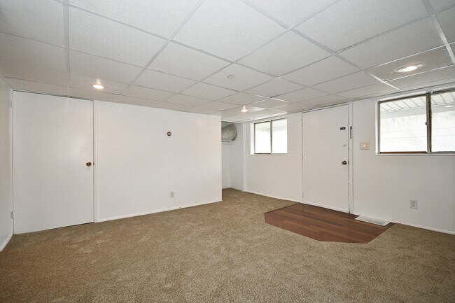 Foto del edificio - 741-743 Bower Hill Rd