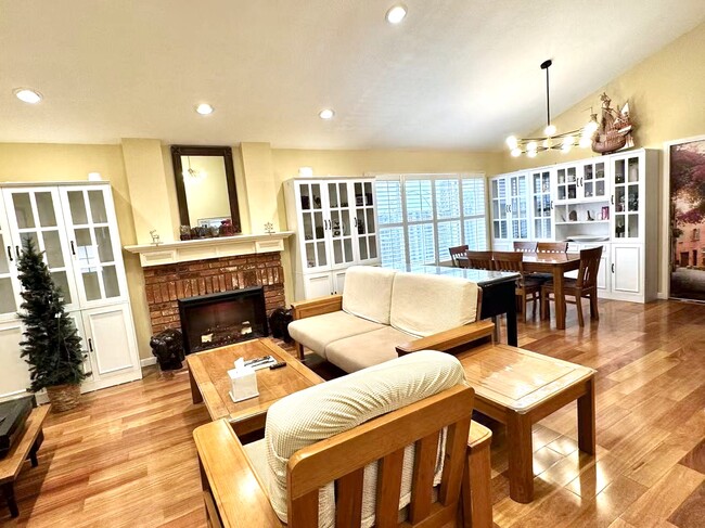 Foto del edificio - 7079 Martwood Way