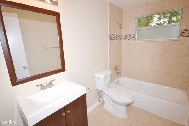 Foto del edificio - 1109 Jadewood Ave