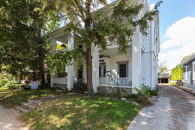 Building Photo - 51 Mentelle Park