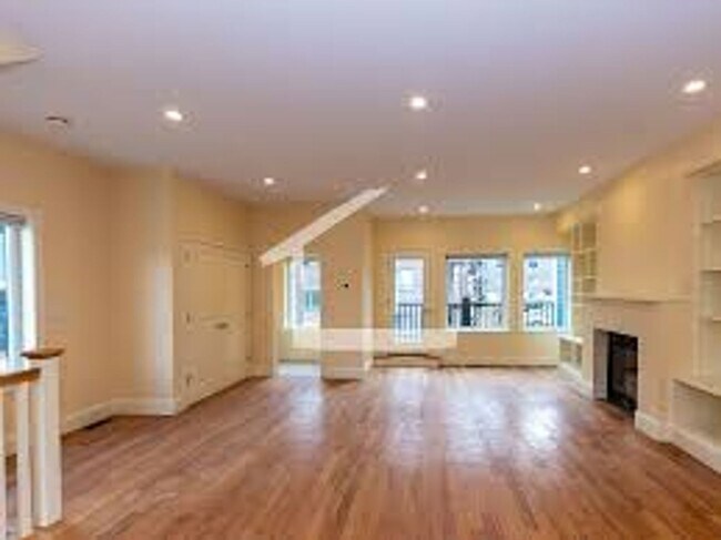 Foto del edificio - No Brokers Fee, No Security Deposit, A Must-See Unit! New Construction, High-End Amenities