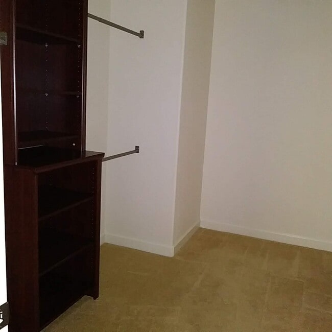 Vestidor principal - 20215 Indi Dr