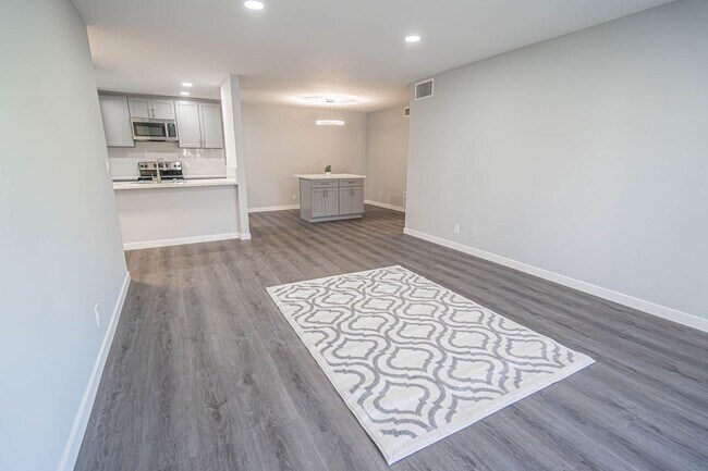 Foto del edificio - Fully Remodeled 2 Bedroom Condo for Rent in Valencia!