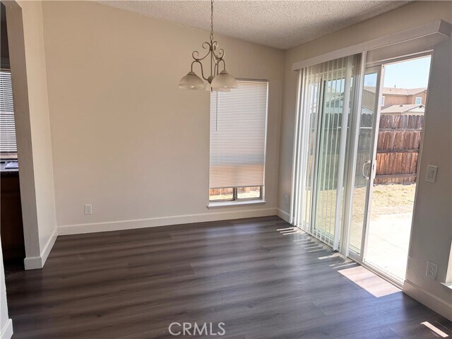 Foto del edificio - 24953 Fay Ave
