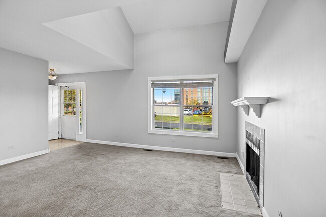 Foto del edificio - 16410 Brementowne Rd