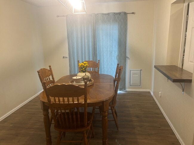 Building Photo - 5890 Del Paz Dr