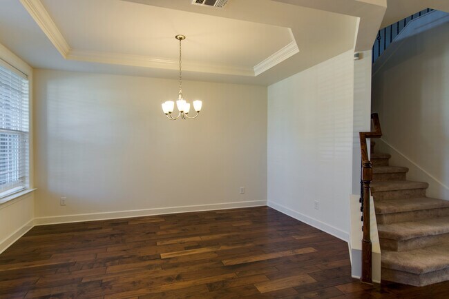 Building Photo - East-Facing 4BR/3.5 BA Brentwood Home Ready for You to Call Home!!!